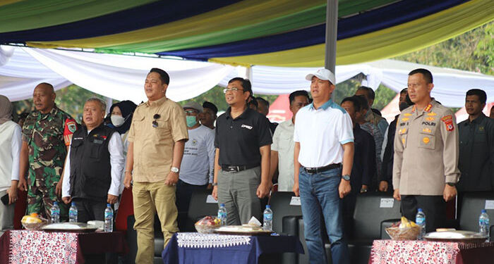 Pimpinan dan Anggota DPRD Hadiri Silaturahmi Akbar Forum RW