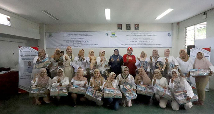 Ketua Komisi B Semangati Peserta Pelatihan Pastry dan Katering di SMK MedikaCom