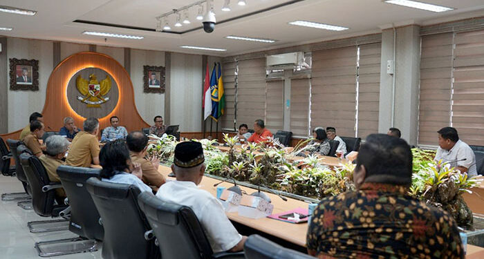 Komisi C Terima Audiensi Warga Griya Cempaka Arum Terkait PSU