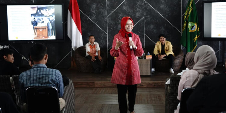 Wakil Ketua DPRD Jabar Bahas Keterwakilan Perempuan di Parlemen Bersama PERMAHI Unpas