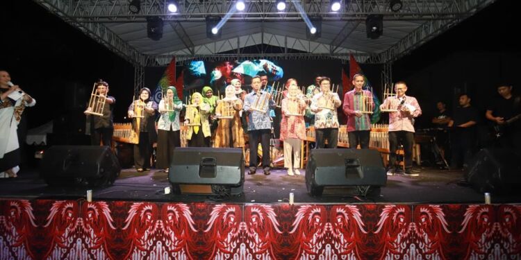 Wina Sariningsih Apresiasi Pengembangan Angklung Sejak Usia Dini