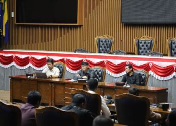 Warga Gedebage Keluhkan Macet, PKL, dan Parkir di Sekitar Masjid Al Jabbar