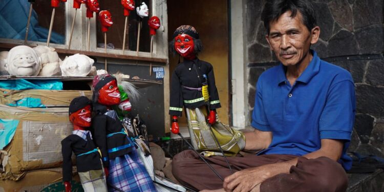 Cerita Toto Hadiyanto, Pembuat Wayang Golek dari Kota Bandung