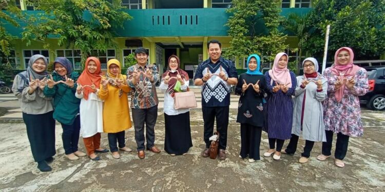 Strategi Pembelajaran Merdeka Belajar Secara Efektif bagi Guru Sekolah Dasar Negeri 196 Cisaranten Kidul dalam Kegiatan Pengabdian Kepada Masyarat Universitas Widyatama