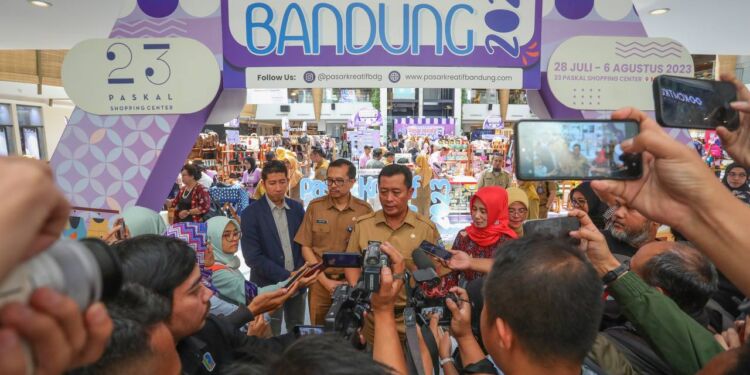 Sebulan Bergulir, Pasar Kreatif Bandung 2023 Tembus Omzet Rp6,7 Miliar