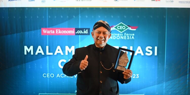 Dirut bank bjb Raih Penghargaan Best Performance CEO 2023