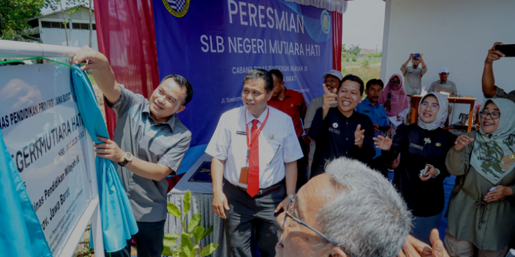 Kadisdik Resmikan SLB Negeri Mutiara Hati Indramayu