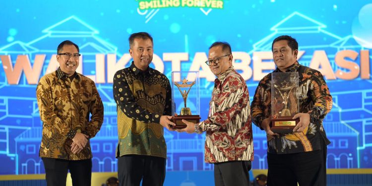 ANUGERAH PHILOTHRA 2023: Pemdaprov Apresiasi Pembayar Pajak Kendaraan Bermotor Teladan