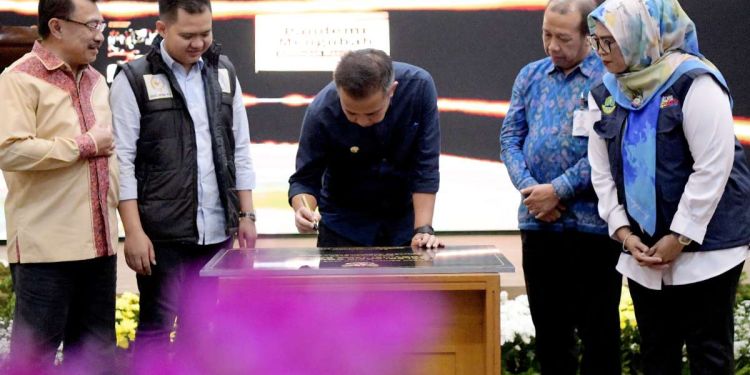 Bey Machmudin Resmikan Galeri Arsip COVID-19 Jadi yang Pertama di Asia Tenggara