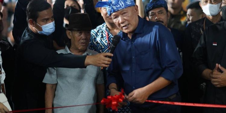 Pj Wali Kota Bandung Resmikan Penataan PKL Basemen Alun-alun