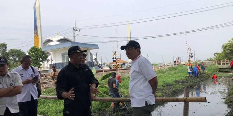 Tedy Rusmawan Ajak Warga Bersiap Sambut Musim Penghujan dengan Kerja Bakti