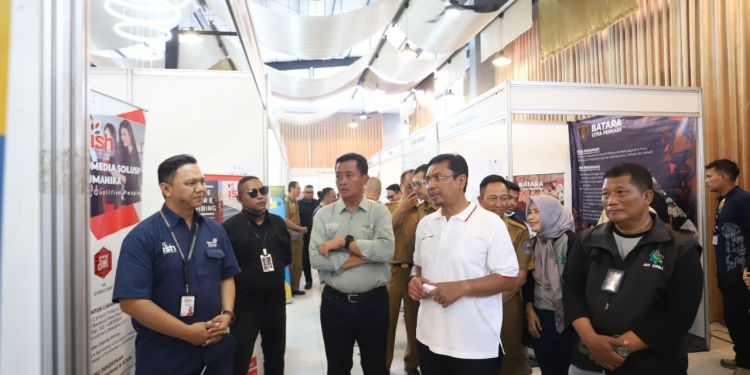 Tedy Rusmawan Usul Disnaker Gelar Bursa Kerja Berkolaborasi dengan Perguruan Tinggi