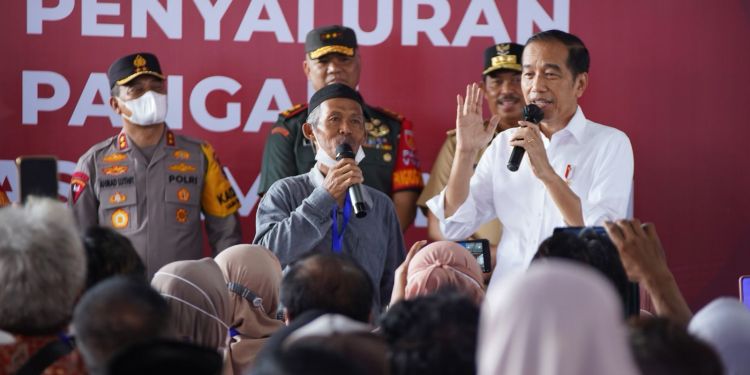 Awali 2024, Pos Indonesia Distribusikan Bantuan Pangan CBP di Gudang Bulog Gumilir Cilacap