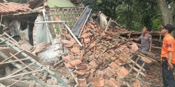 Hujan Lebat Guyur Simpenan Sukabumi, Satu Rumah Warga Ambruk