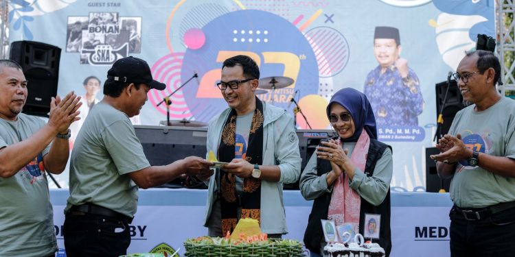 Hadiri Puncak HUT ke-20 SMAN 3 Sumedang, Ini Pesan Kadisdik