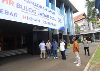 Tedy Rusmawan Tinjau Pasar Murah Ramadan Bulog Kanwil Jawa Barat