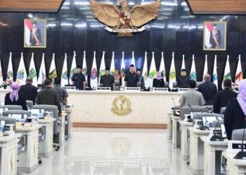 Pimpinan dan Anggota Pansus DPRD Jabar Bahas Capaian IKU Gubernur