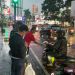 Aksi Sosial Ramadhan, D’Bronx Bagikan Ratusan Takjil Gratisp