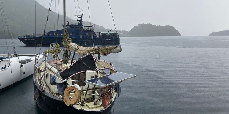 Bea Cukai Amankan Kapal Wisata Asing di Perairan Banda Neira