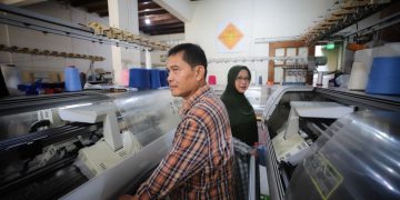 Adaptasi dan Invoasi, Kunci Saung Rajut Bertahan Hingga Usia Perak