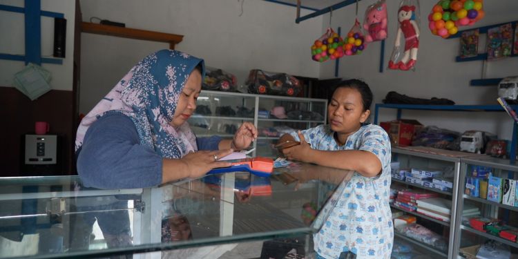 Berkat Kupedes BRI, Pedagang Sendal Keliling Bisa Sukses Jadi Juragan Toko Emas