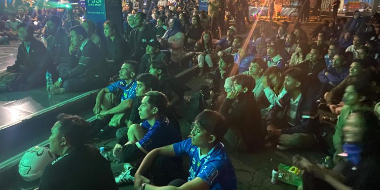 Dispora Kota Bandung Gelar Nobar, Ratusan Bobotoh Tumpah Ruah