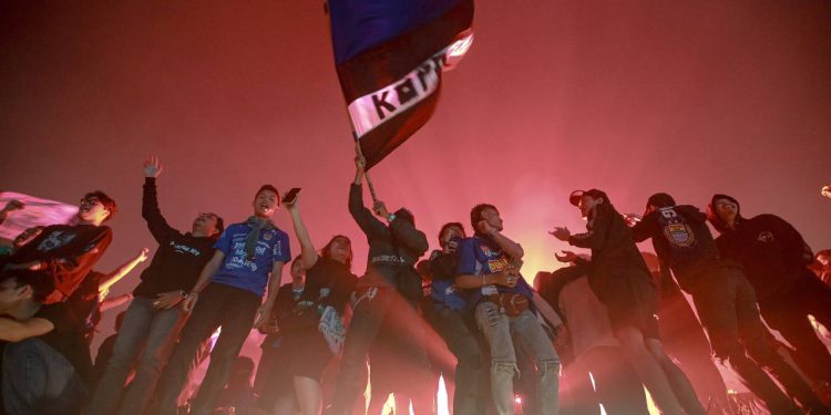 Kota Bandung Membiru, Pj Wali Kota Imbau Bobotoh Jaga Ketertiban dan Keamanan