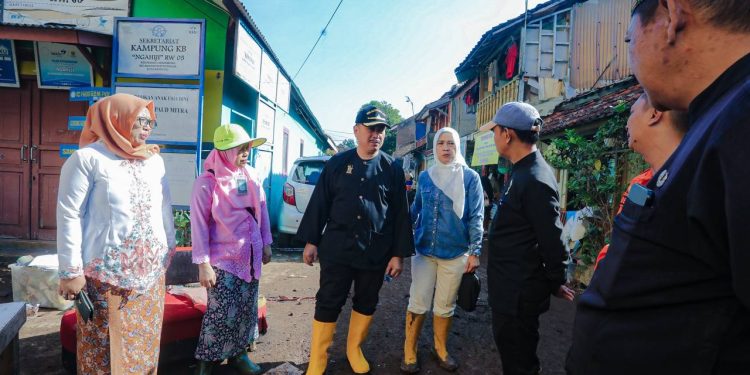 Tinjau Ledakan Pipa di Kelurahan Cibangkong, Plh. Sekda: Ini Jadi Perhatian Serius Pemkot Bandung