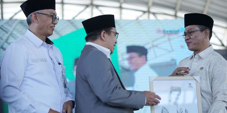 Bupati Bandung Dianugerahi Abul Yatama dari Baznas