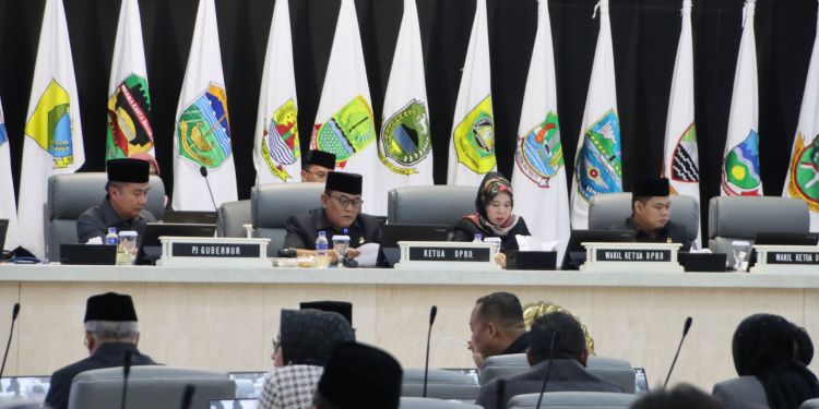 DPRD Jabar Gelar Rapat Paripurna Jawaban Gubernur atas Pandangan Umum Fraksi-Fraksi terhadap Ranperda P2APBD TA 2023
