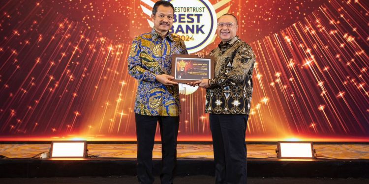 bank bjb Dinobatkan Sebagai Best Bank 2024 untuk Kategori ‘Best ESG Bank BPD’ Pada Ajang The Best Bank Awards 2024