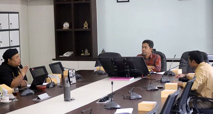 Komisi A Terima Audiensi Paskibar Laskar Kiansatang Terkait Persoalan Reklame