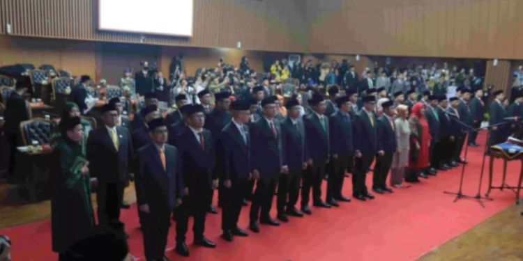 50 Anggota DPRD Kota Bandung 2024-2029 Resmi Dilantik, Siap Berkontribusi untuk Masyarakat