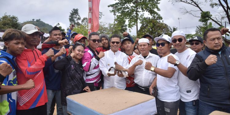 Bupati Dadang Supriatna Buka Lomba Merpati Tinggi ‘Bupati Cup’ di Nagreg
