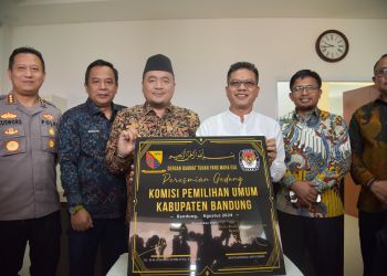 Resmikan Gedung Baru KPU, Kang DS Berharap Jadi Simbol Semangat Baru Dalam Mewujudkan Demokrasi di Kabupaten Bandung