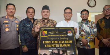 Resmikan Gedung Baru KPU, Kang DS Berharap Jadi Simbol Semangat Baru Dalam Mewujudkan Demokrasi di Kabupaten Bandung