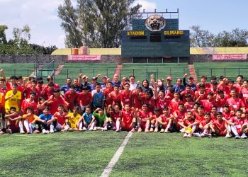 Nova Arianto Bersama Markus Haris Maulana Menggelar Coaching Clinic