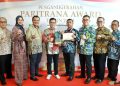 Bupati Bandung Raih Penghargaan Anugerah Paritrana Award 2024 dari Presiden RI