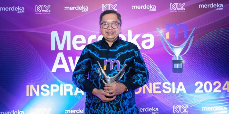 Merdeka Awards 2024: bank bjb Tunjukkan Komitmen Melalui Penghargaan CSR untuk Pemberdayaan Ekonomi Daerah