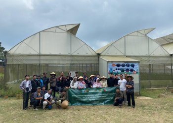 Tim PKM Universitas Sangga Buana dan Kelompok Tani Milenial Belajar dari Agro Wisata EPTILU Garut