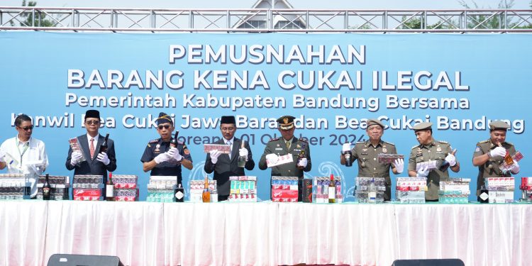 Pemkab Bandung Bersama Bea Cukai Musnahkan 4,5 Juta Batang Rokok Ilegal Dengan Potensi Kerugian Negara Rp3,3 Miliar