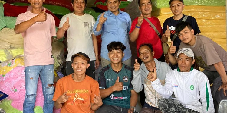 Kunjungi Pelaku Usaha Ekspor di Kecamatan Ibun, Gun Gun Gunawan Tawarkan Program Kemajuan UMKM