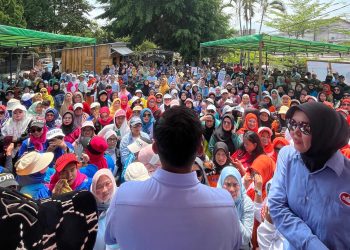 Antusiasme Warga Cangkuang Sambut Calon Bupati Sahrul Gunawan di Acara Senam Sehat