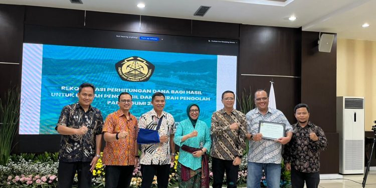 Pemerintah Kabupaten Bandung Raih Penghargaan dari Kementerian ESDM atas Implementasi Pengelolaan Bonus Produksi Panas Bumi