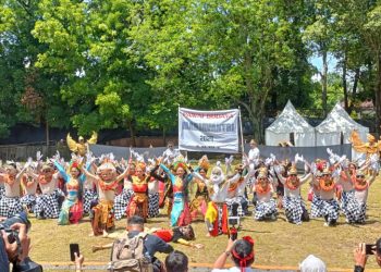 Tanamkan Kecintaan Terhadap Budaya Nusantara, SMAN 3 Bandung Gelar Fesbud “Madjavantri”