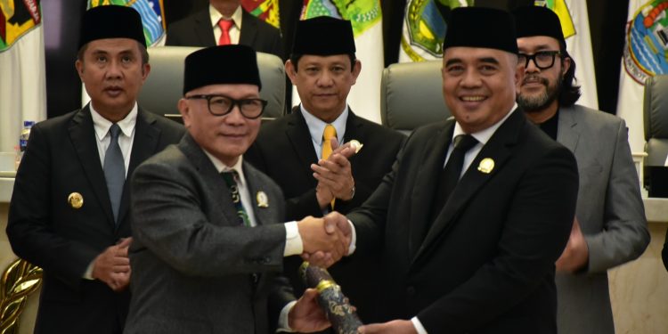 Sah, Syahrir Dilantik Jadi PAW Anggota DPRD Jawa Barat
