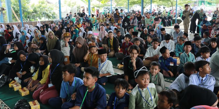 Kang DS bersama Yayasan Beri Santunan Kepada 200 Anak Yatim Piatu