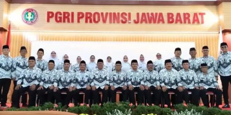Pelantikan Pengurus PGRI Provinsi Jawa Barat Masa Bakti XXIII: Momen Bersejarah untuk Peningkatan Pendidikan 2024-2029