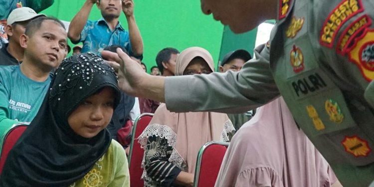 Sandra, Bocah 10 Tahun yang Hidup Sebatang Kara Diangkat Jadi Anak Angkat Polresta Bandung
