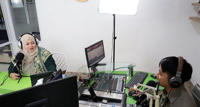 Indri Rindani Hadiri Talkshow Ruang Inspirasi di Radio MQFM Bandung